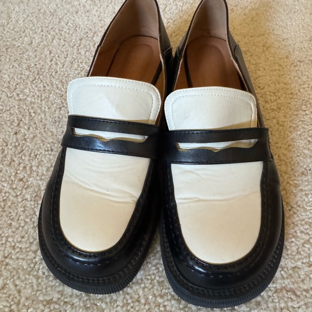 Classic Black and White Women’s Loafers